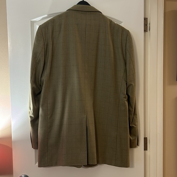 Nice 46 Tall blazer, tiny tear on one sleeve (see pics). Worn once or twice - Picture 7 of 8